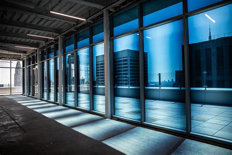  Electrochromic Glass: ¿La Próxima Revolución en Edificios Inteligentes?